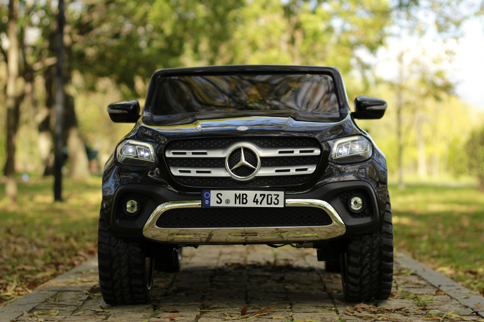 Litsentseeritud elektriline lasteauto Mercedes X-Class, vanuses 3-7 aastat, 4x4, 180W, premium - Pilt 3