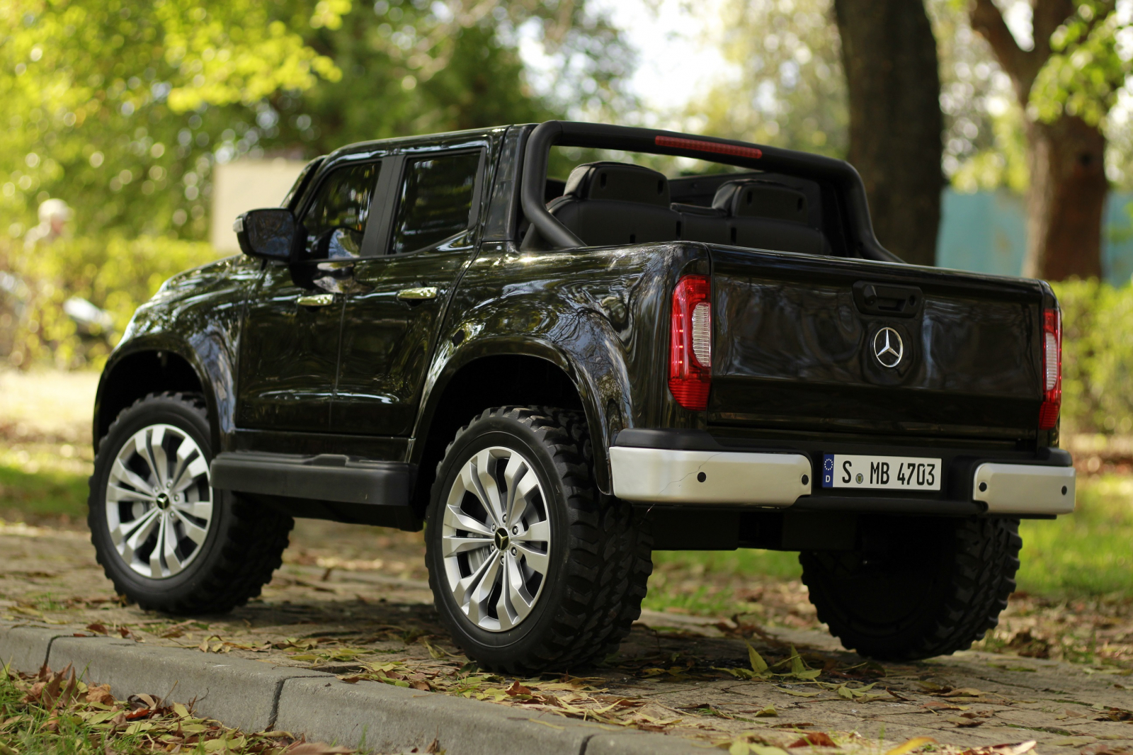 Litsentseeritud elektriline lasteauto Mercedes X-Class, vanuses 3-7 aastat, 4x4, 180W, premium - Pilt 5