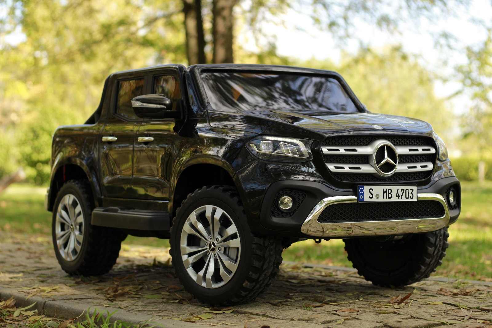 Litsentseeritud elektriline lasteauto Mercedes X-Class, vanuses 3-7 aastat, 4x4, 180W, premium - Pilt 2