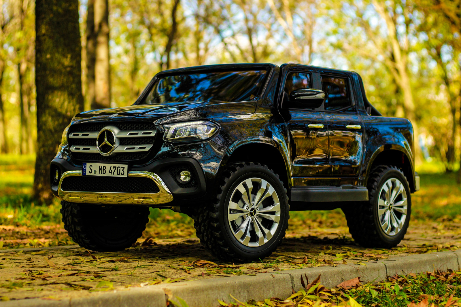 Litsentseeritud elektriline lasteauto Mercedes X-Class, vanuses 3-7 aastat, 4x4, 180W, premium - Pilt 4