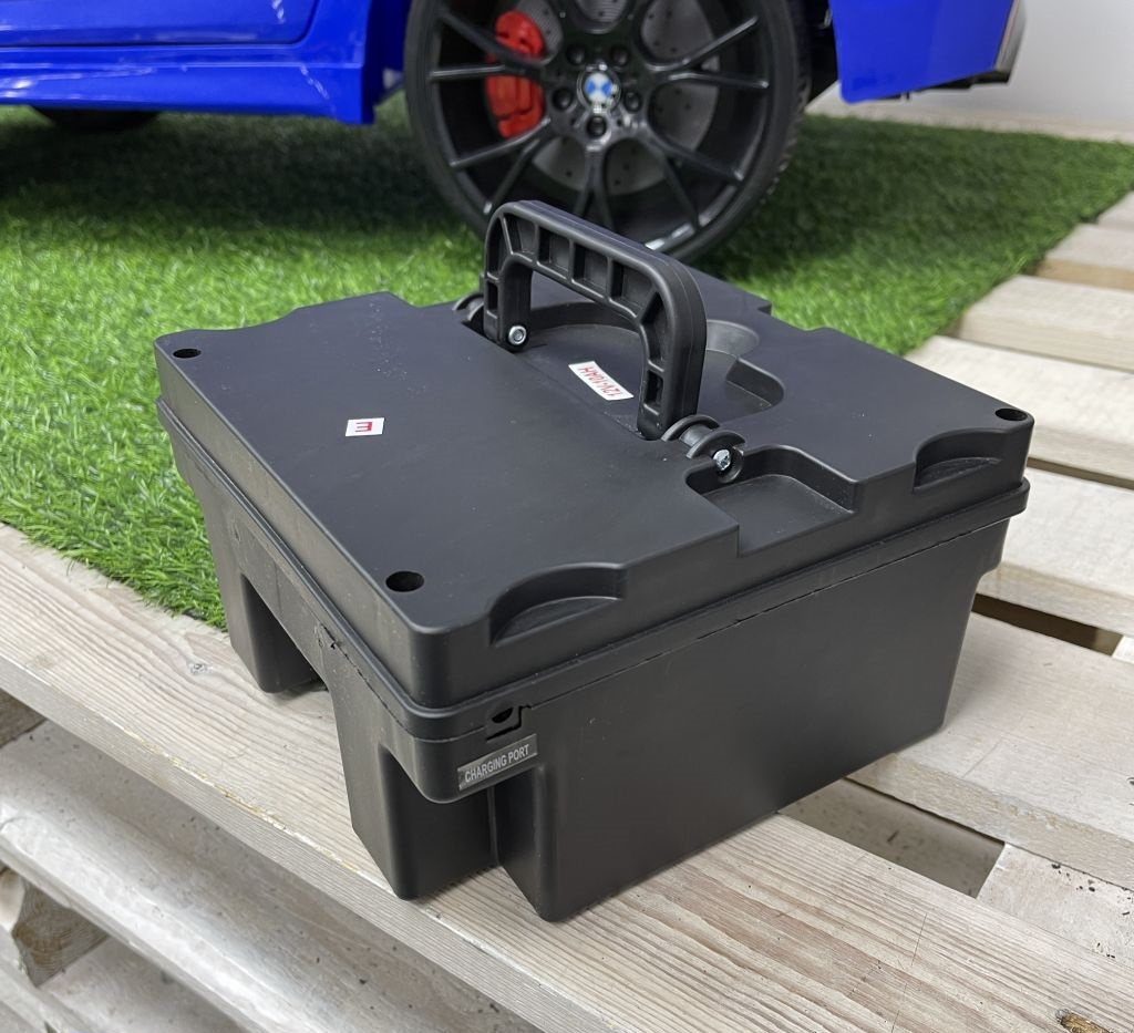 Litsenseeritud elektriline lasteauto BMW M5 Competition, 90W, 12V-14Ah, EVA rattad, nahkiste, sinine - Pilt 3