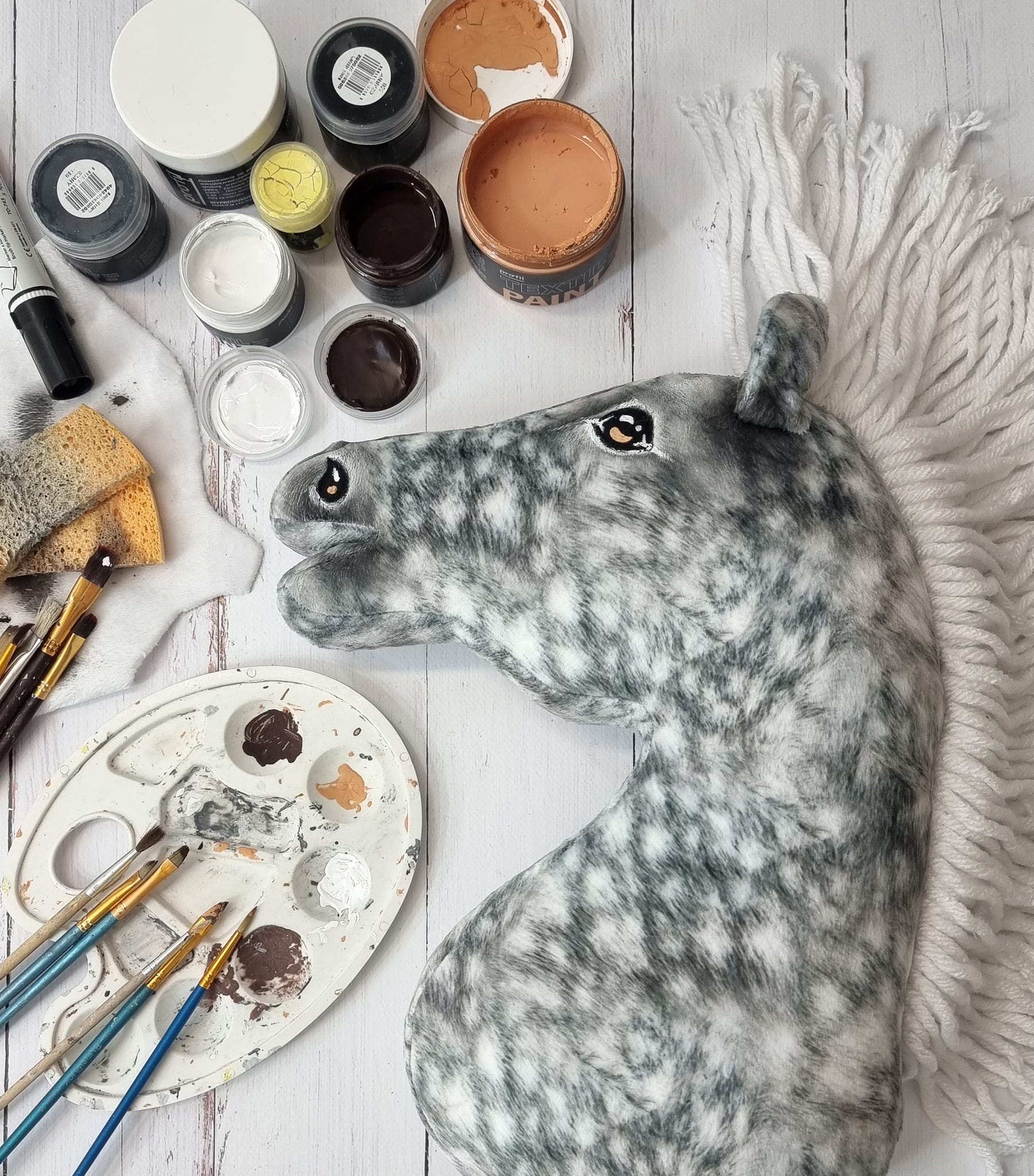 Super Hobby Horse Premium kepphobune A3 – täpiline hall, valge lakk - Pilt 2
